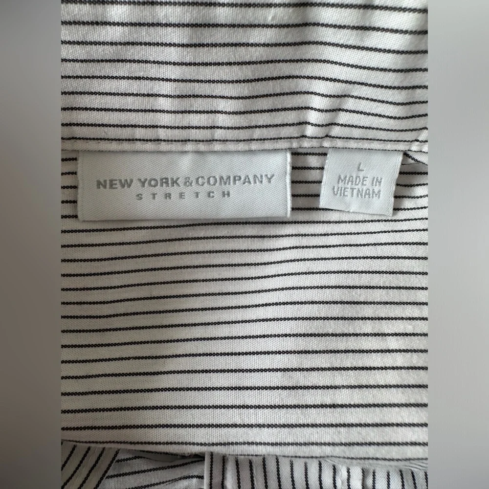 🛍️New York & company White with black striped sleeveless button down shirt. - Picture 7 of 7